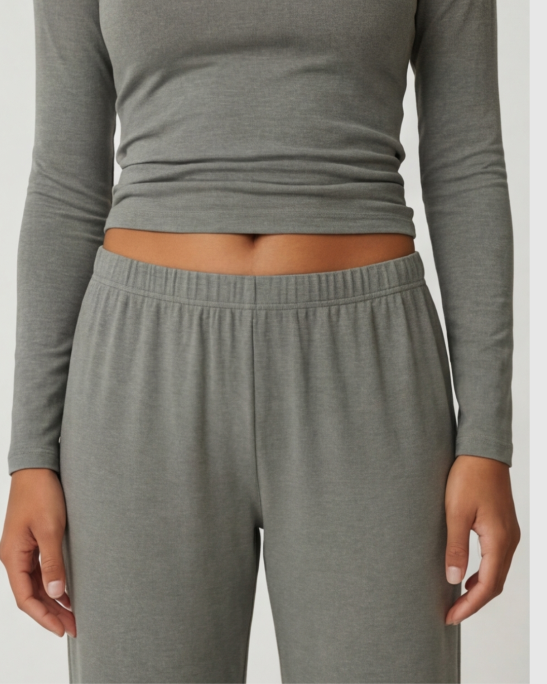 Women’s Minimalist Two-Piece Loungewear Set – Elegant Soft-Fit Outfit