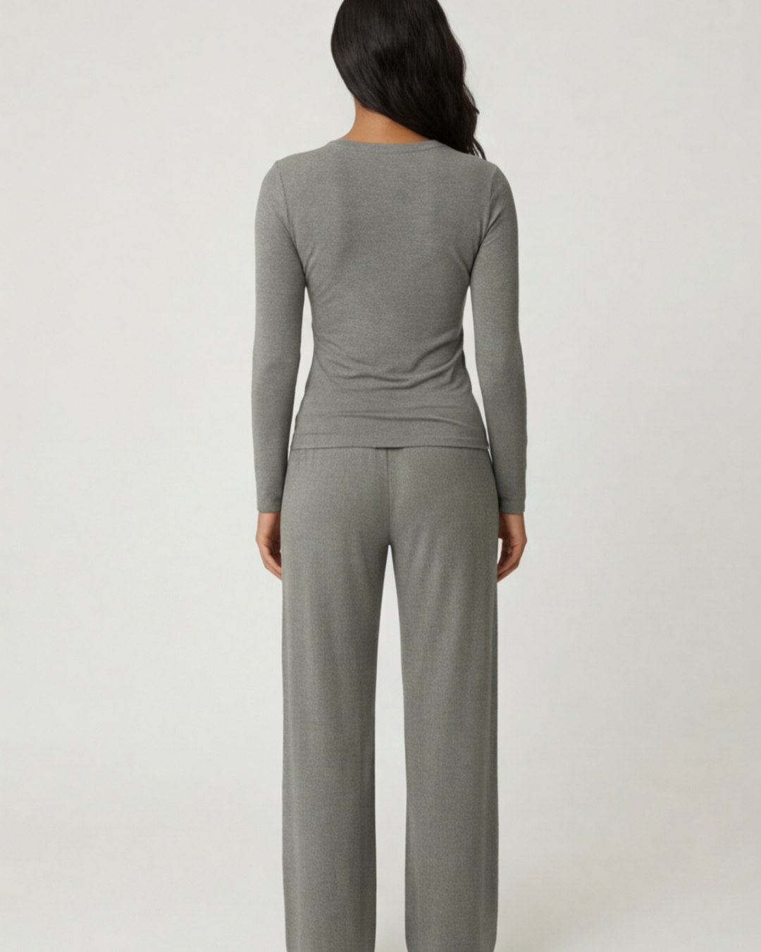 Women’s Minimalist Two-Piece Loungewear Set – Elegant Soft-Fit Outfit