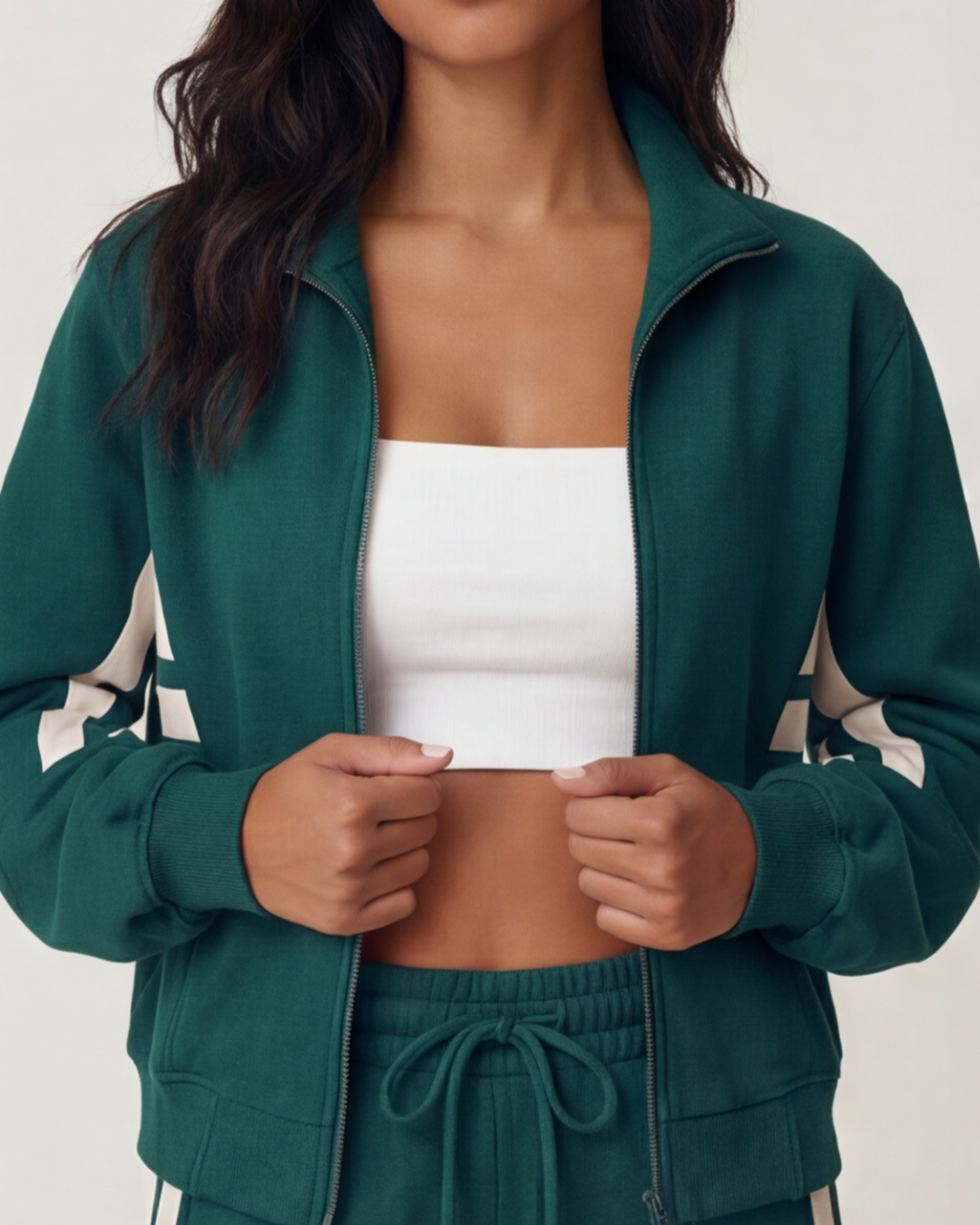 Women’s Trendy Two-Piece Training Set – Stylish Comfortable Tracksuit