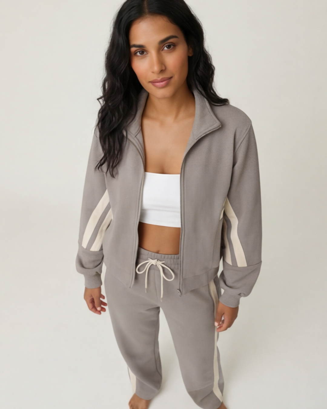 Women’s Trendy Two-Piece Training Set – Stylish Comfortable Tracksuit