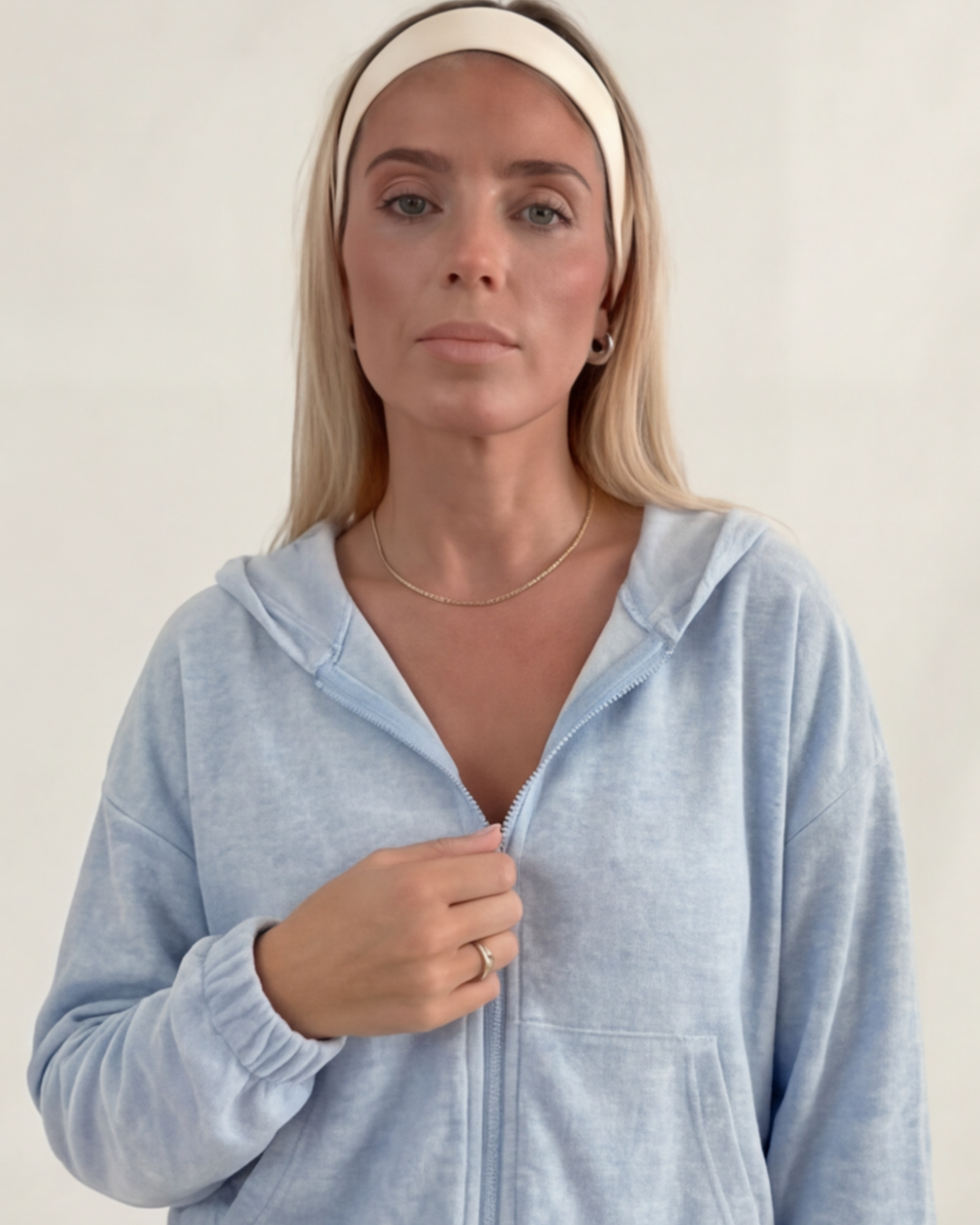 Women’s Stylish Two-Piece Loungewear Set – Casual Hoodie and Wide-Leg Pants