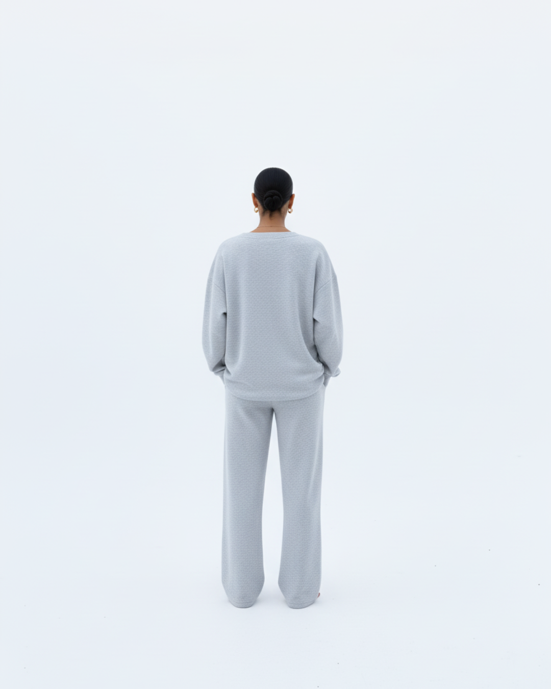 Soft Light Grey Women’s Tracksuit Set – V-Neck Pullover & Relaxed Pants