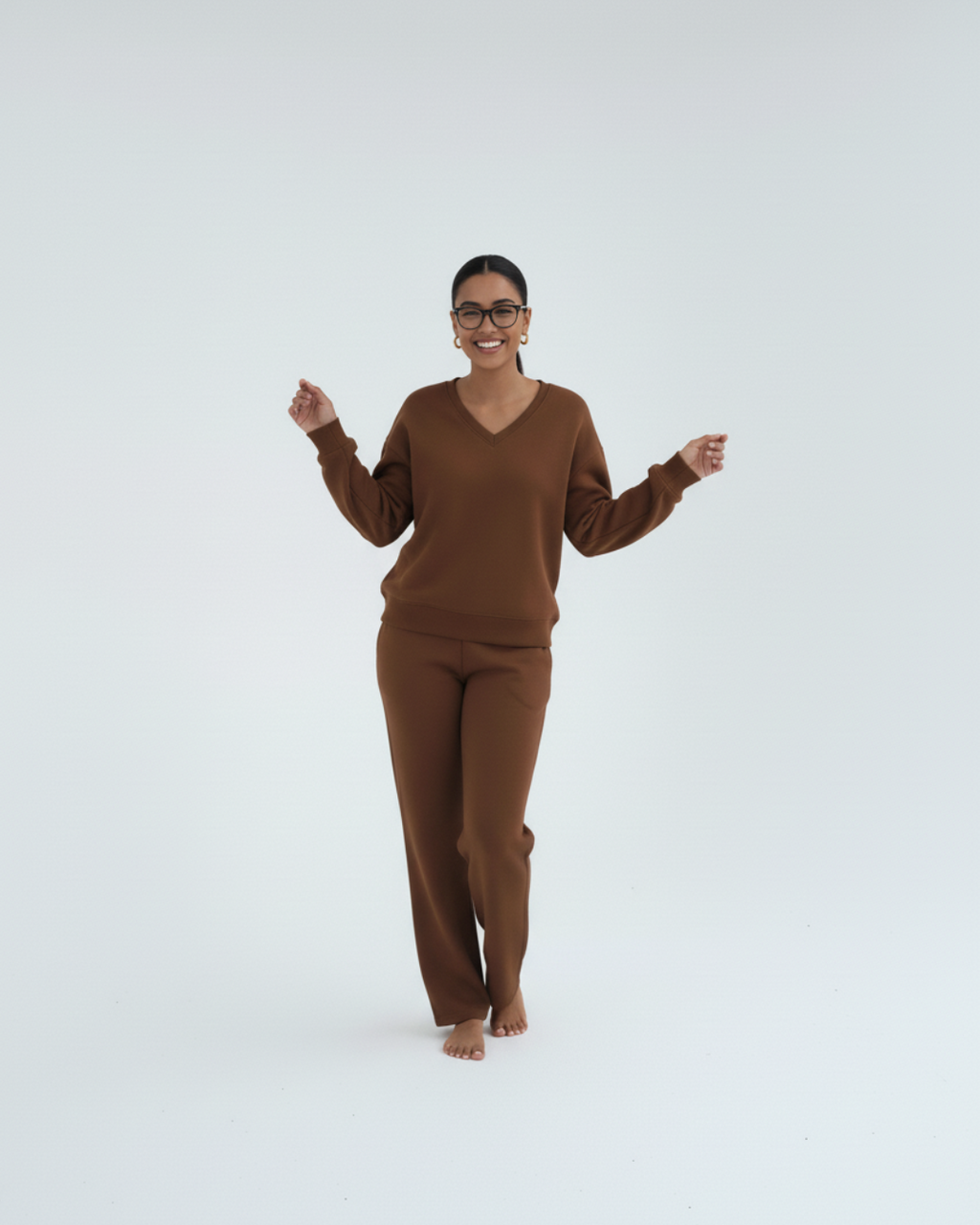 Cozy Chocolate Brown Women’s Tracksuit – V-Neck Sweater & Relaxed Pants Set