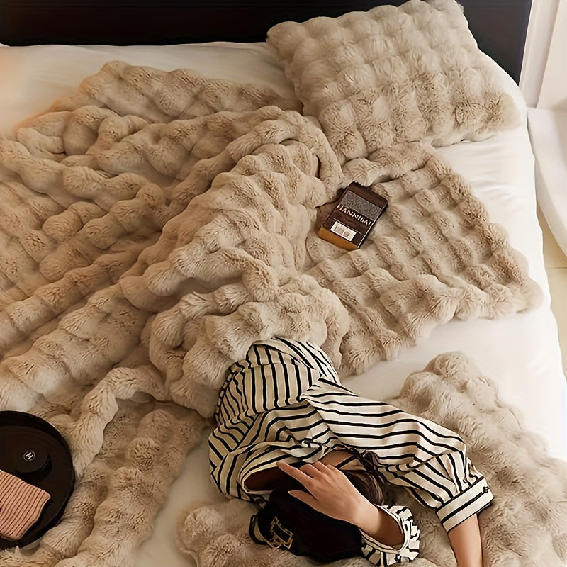Thick & Warm Faux Rabbit Fur Blanket – Soft Cuddly Blanket for Home