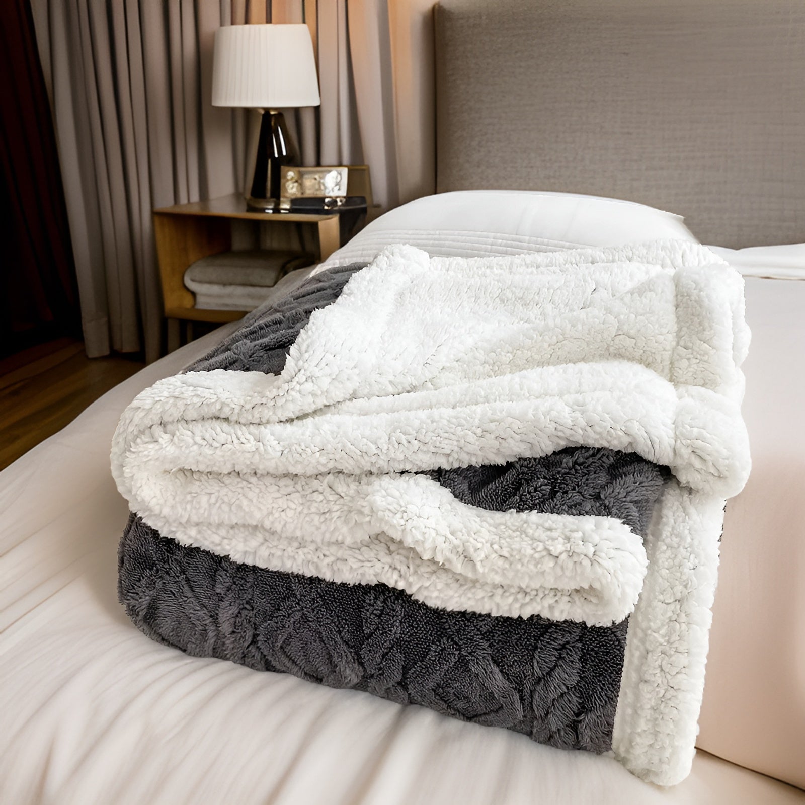 Luxurious Double-Sided Fleece Blanket for Ultimate Winter Comfort