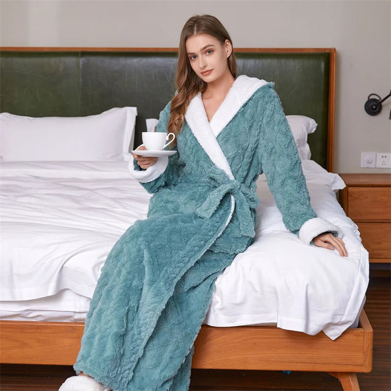 Women’s Thick Flannel Bathrobe – Warm Hooded Long-Sleeve Robe