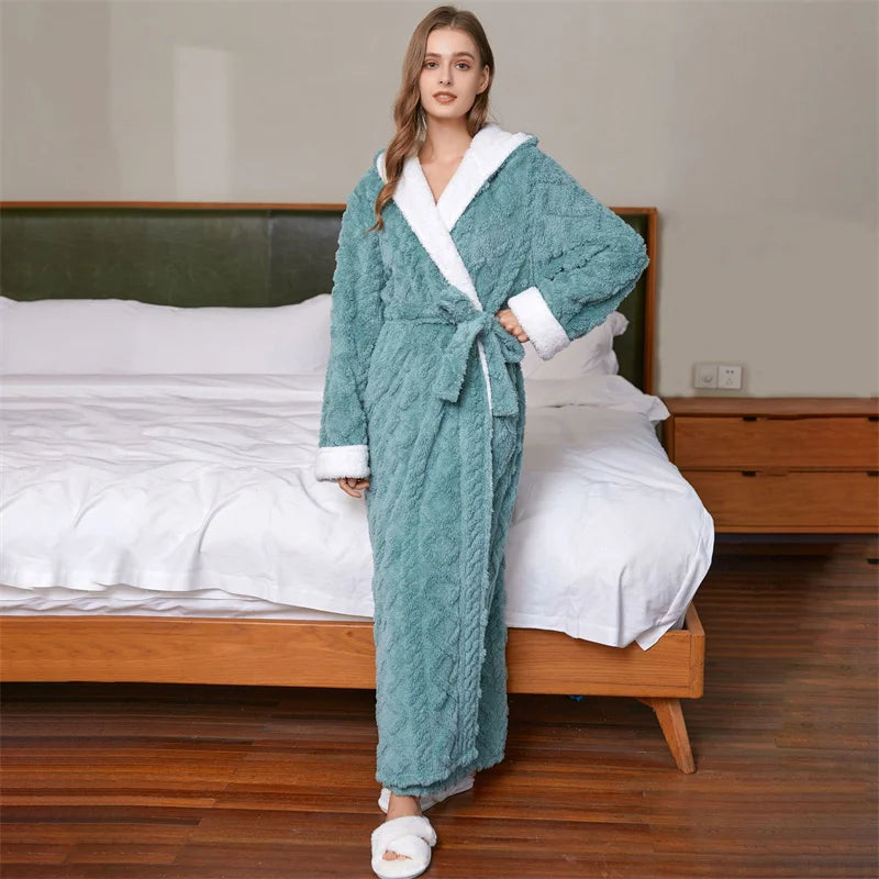 Women’s Thick Flannel Bathrobe – Warm Hooded Long-Sleeve Robe