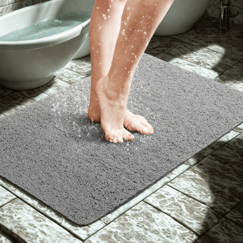 Non-slip shower mat with hygienic drainage system