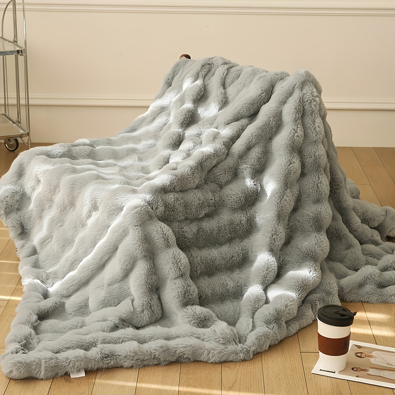 Thick & Warm Faux Rabbit Fur Blanket – Soft Cuddly Blanket for Home