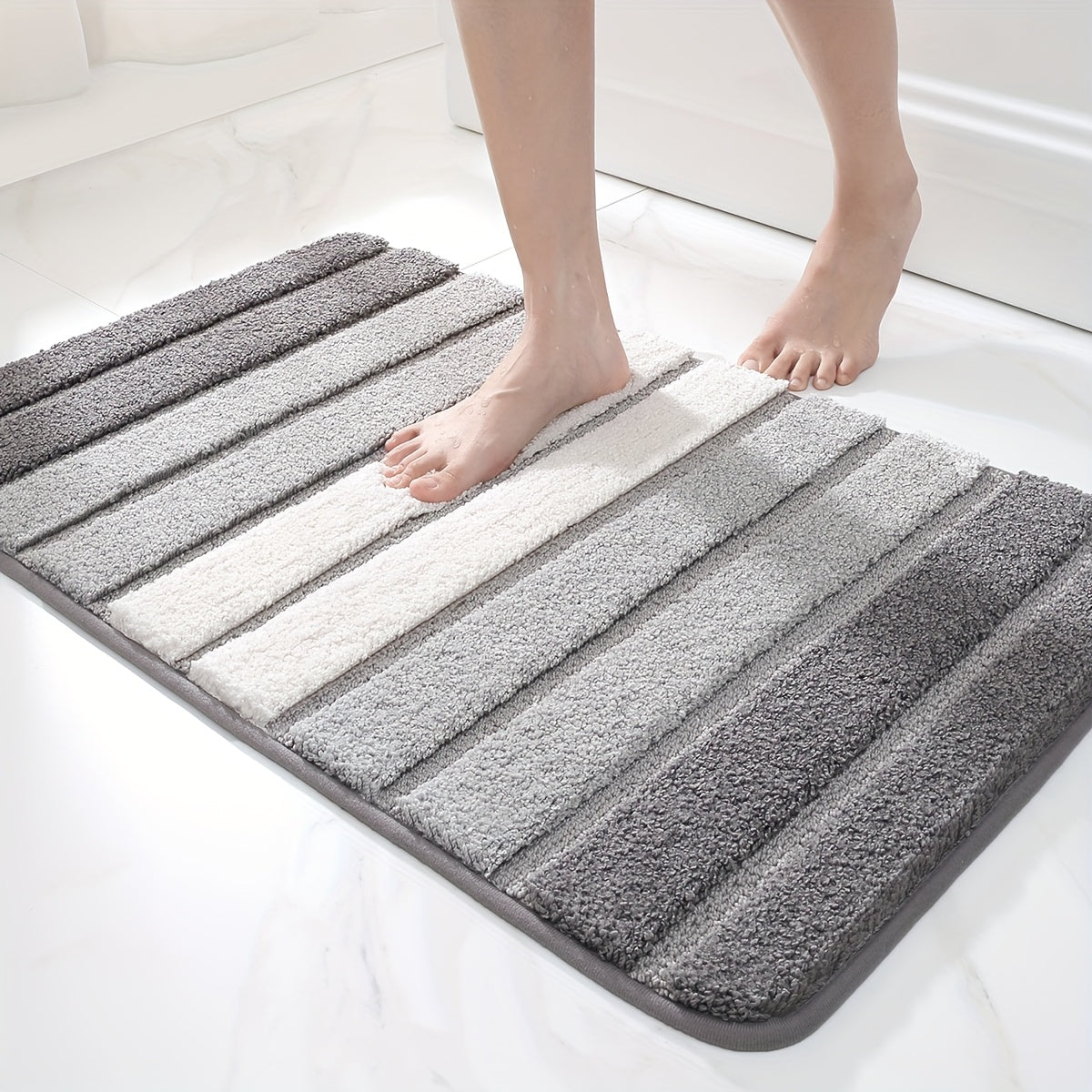 Premium Soft Bathroom Rug – Absorbent Non-Slip Mat for Tub & Shower