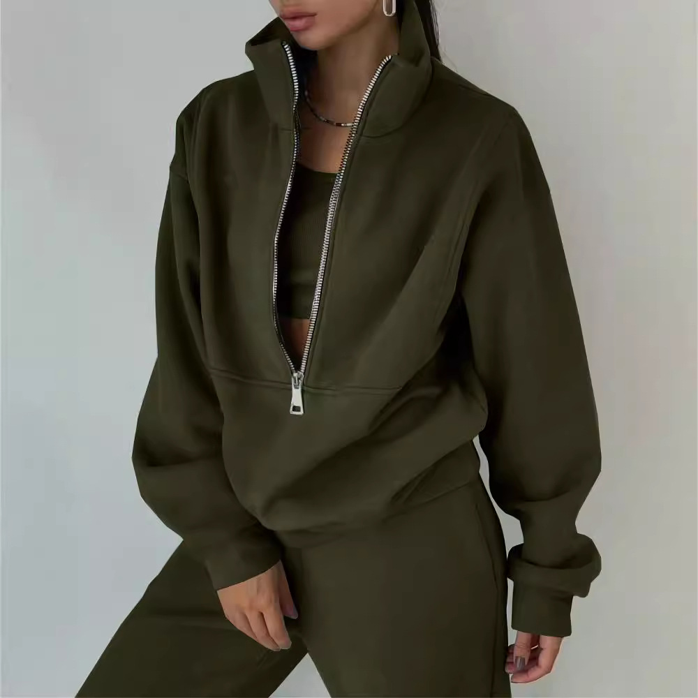 Sporty Two-Piece Tracksuit for Women – Relaxed Fit, High Collar and Zip-Up Design