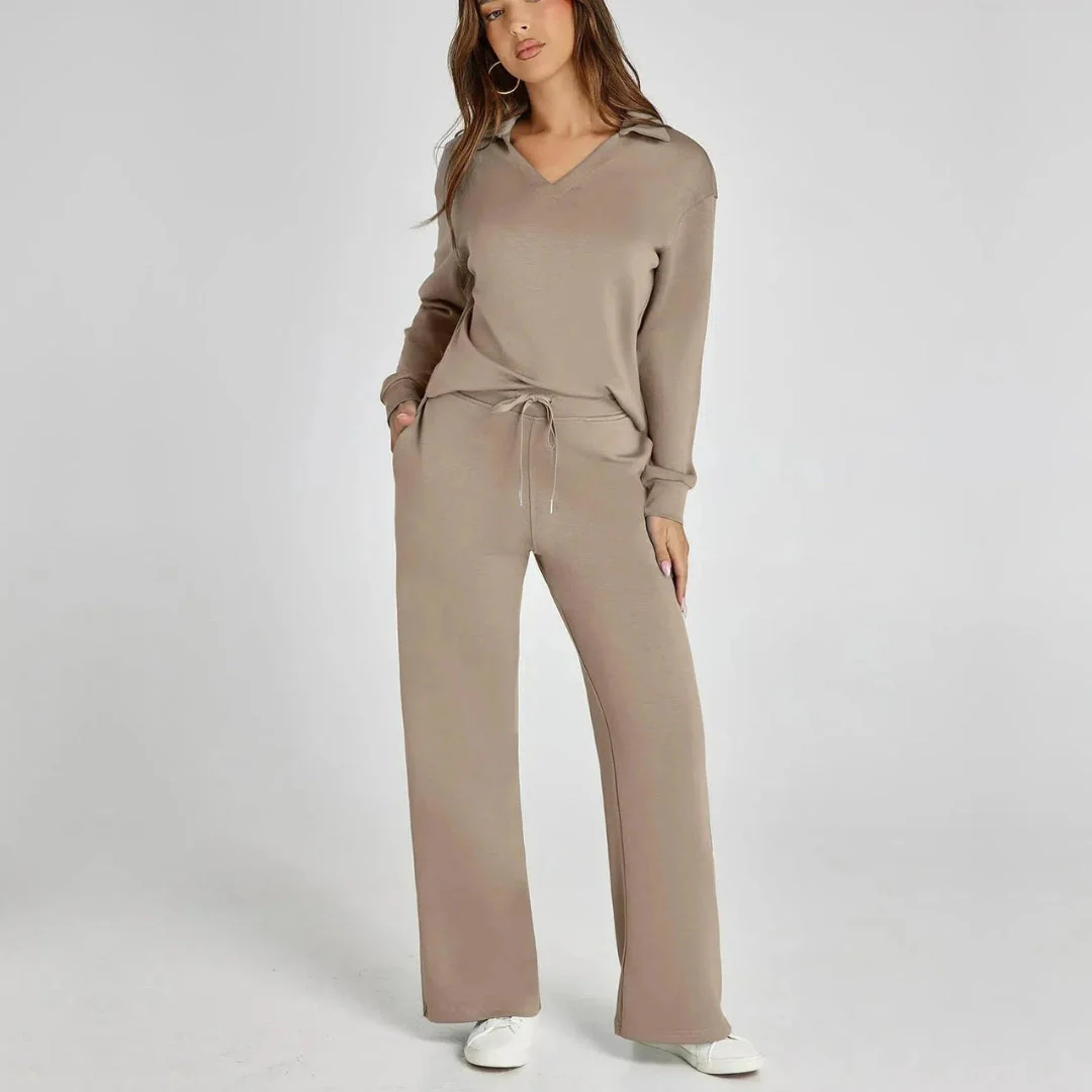 Women's Two-Piece Tracksuit – V-Neck Top with Long Sleeves and Wide-Leg Trousers